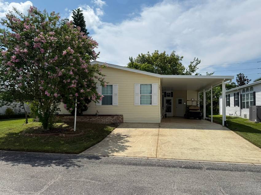 105 Bougenvilea Terrace a Parrish, FL Mobile or Manufactured Home for Sale